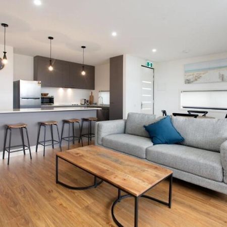 Captains Cove Ground Floor Luxury Apartments Пейнсвилл Экстерьер фото